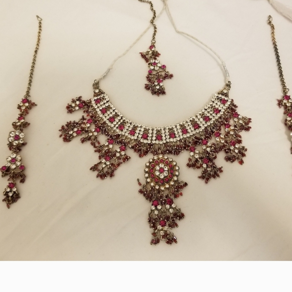 Elegant Pink and Gold Indian Necklace Set